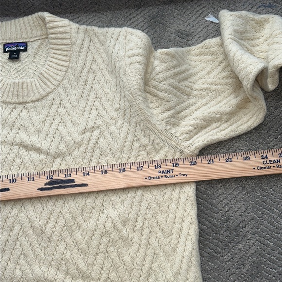 Patagonia Women's Recycled Wool-Blend Crewneck Sweater Size Medium - Picture 8 of 10